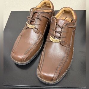 Men’s Docker lace up loafers. Brown leather size 10